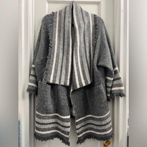Zara Knit Grey and White Stripe Oversized Shawl Collar Cardigan size Small - Picture 2 of 6